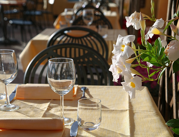 cardRestaurantAvif